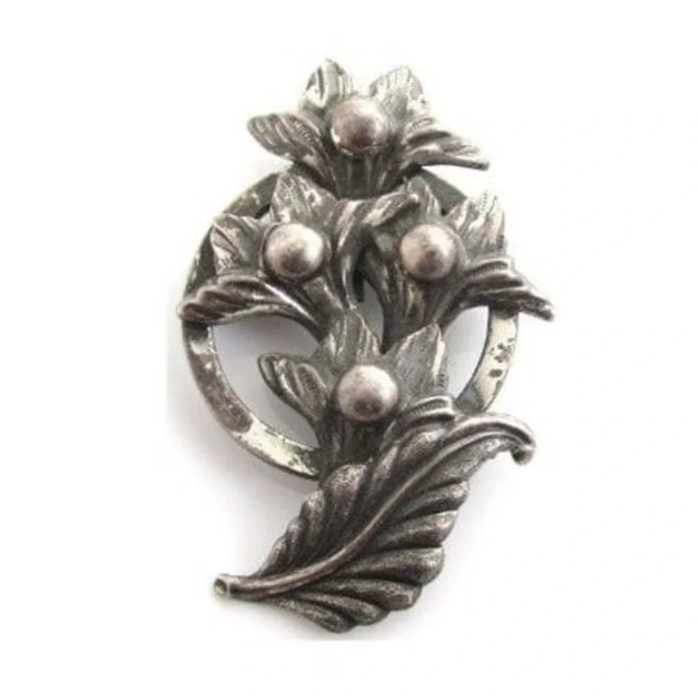 Vintage Art Nouveau Style Floral Flower Bouquet Silver Tone Brooch‎ or Pin.